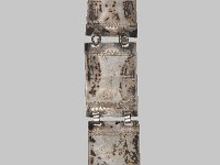 Ame Met 1 b  Ame Met 1, Chile, Mapuche (Araukaner), 19. Jahrhundert, Schmuckkette, trapelacucha, Silber, vermutlich Legierung, L. 30 cm, B 7,1 cm : Museumsfoto: Claus Cordes, Bestandskatalog Ethnologie
